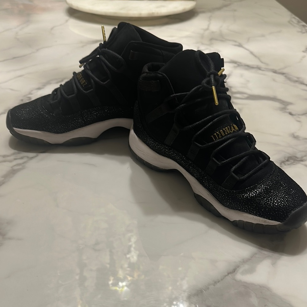 Jordan 11 RETRO HEIRESS BLACK STINGRAY (GS) Release date - 11/24/17 - Picture 5 of 15